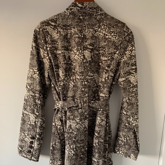 Le Chateau Women's Trench Coat - Picture 5 of 17